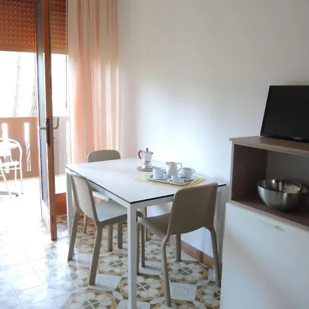 Adorable Seaside Flat For 4 Guests - Beahost Apartment Bibione