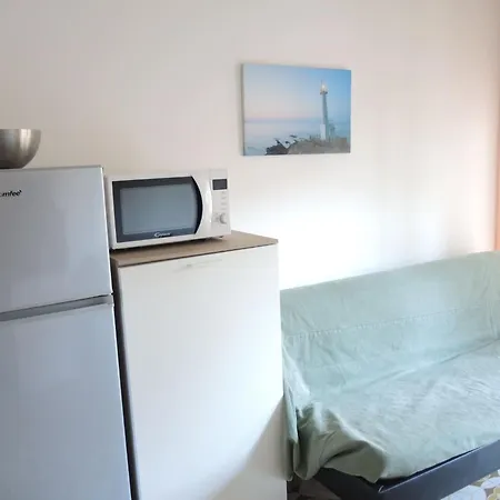 Adorable Seaside Flat For 4 Guests - Beahost Apartment *